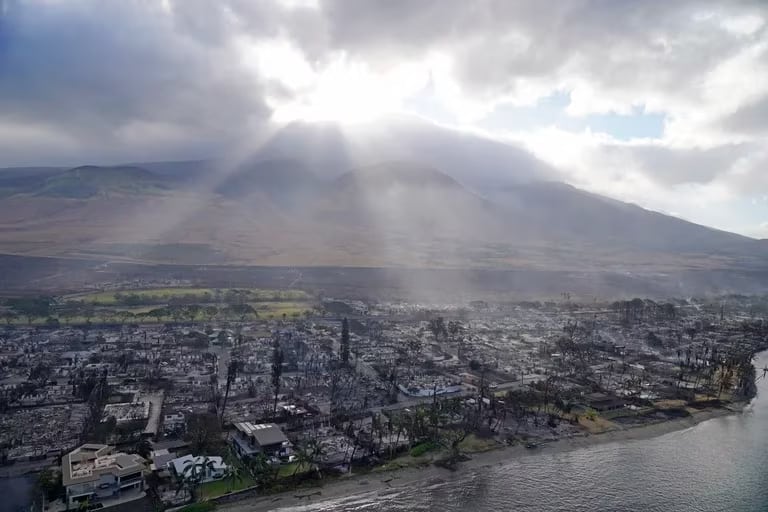 Los incendios forestales en Hawái pasan a ser considerados los más letales de Estados Unidos durante el último siglo