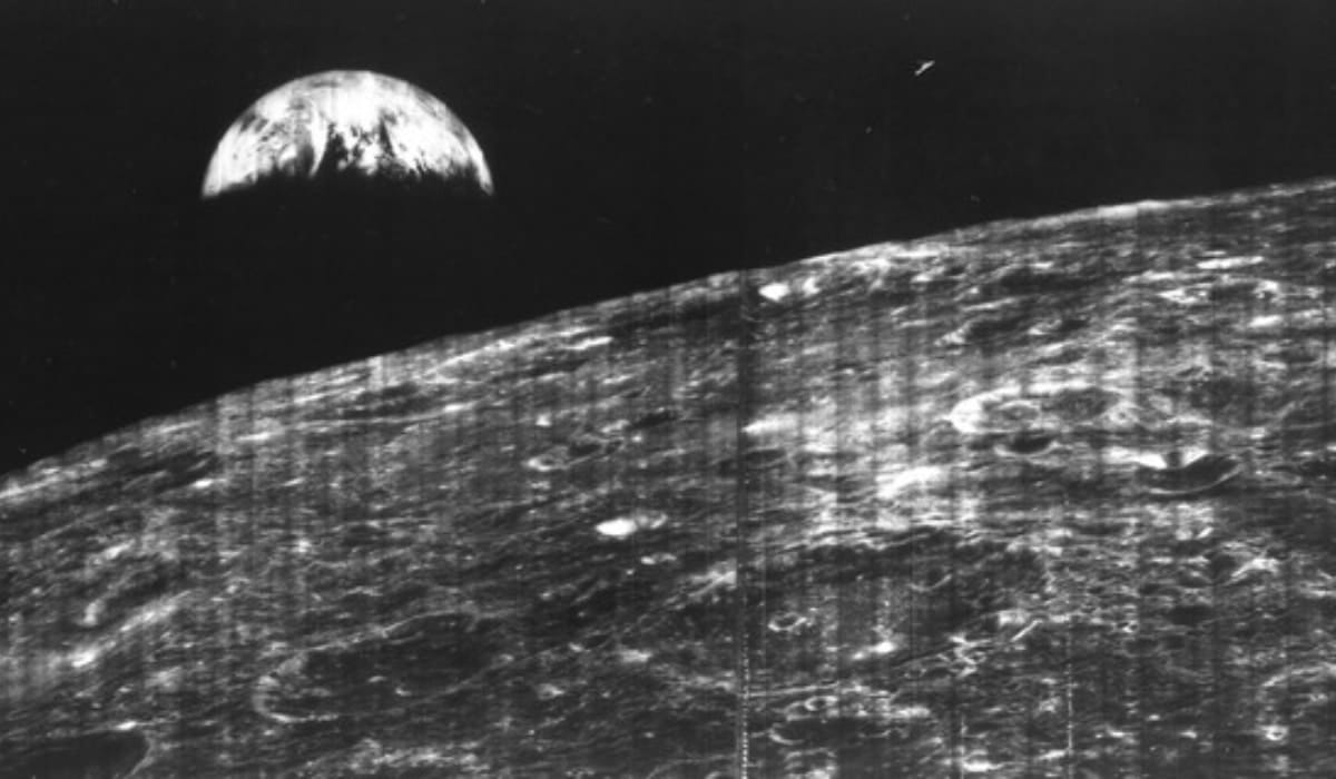 Primera-foto-de-la-Tierra-desde-la-Luna-1