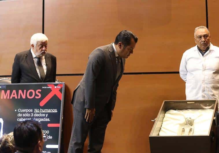 Un reconocido ufólogo presenta dos cuerpos de extraterrestres en el congreso de México image 1471251972 kjVB U60212704507fIH 758x531@abc 1