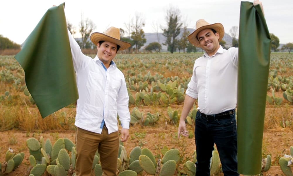 image socios de desserto marte cazarez duarte y adrian lopez velarde