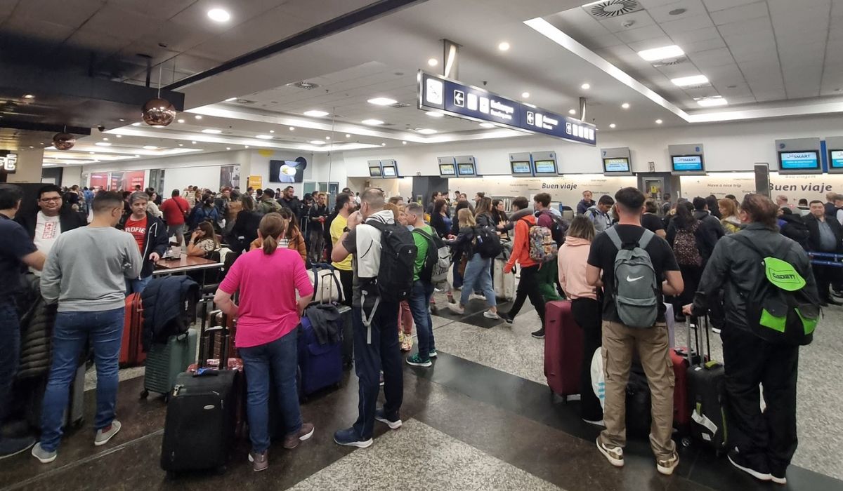 Argentina Reportan demoras y cancelación de vuelos de aerolíneas low cost por paro de maleteros