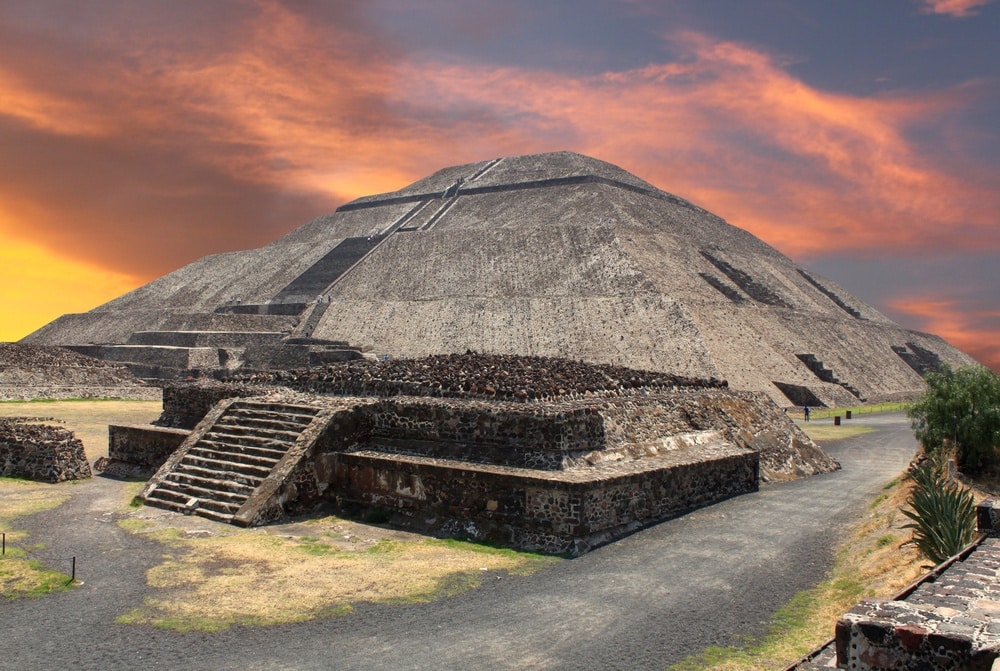 image destinos cercanos a CDMX piramide del sol 3