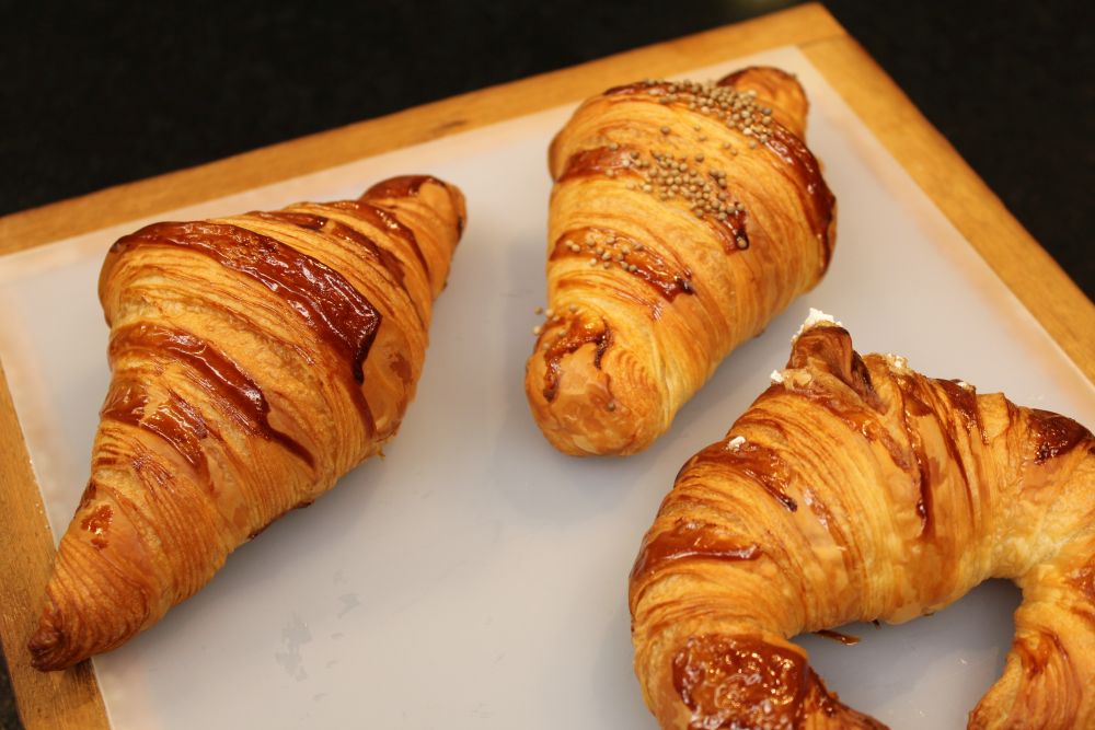 Derribando mitos gastronómicos: Un viaje sabroso por orígenes inesperados image croissant