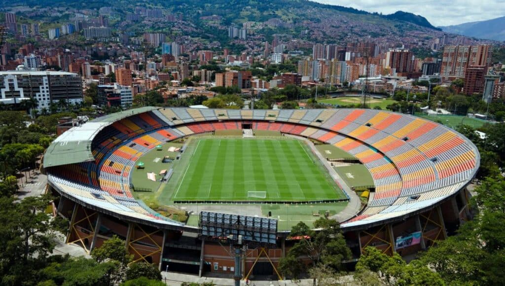 image Qué hacer en Laureles visitar el estadio Atanasio Girardot medellin colombia