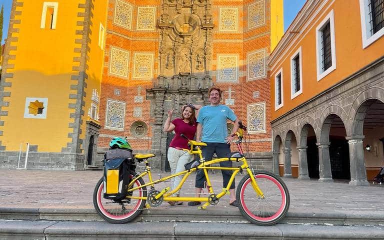 Matrimonio tabasqueño recorre México de extremo a extremo en una bicicleta tándem