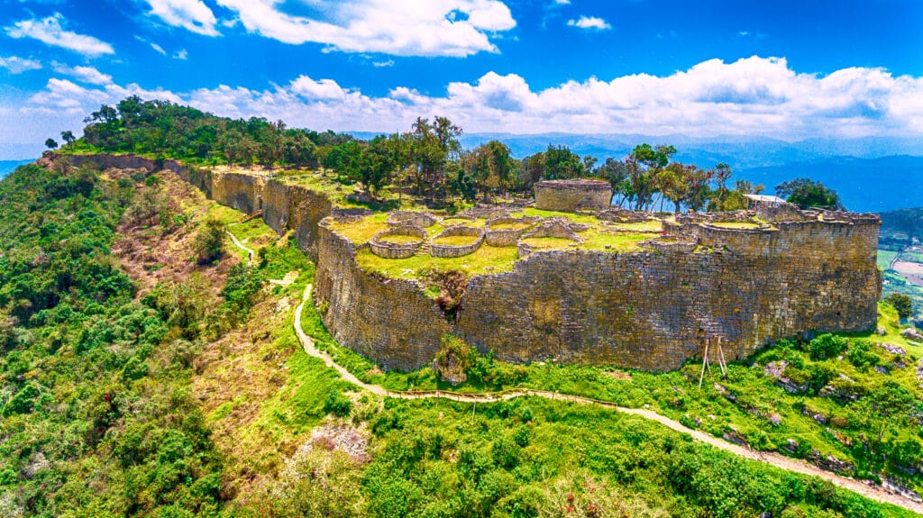 image mejores paisajes de Perú Kuelap 1