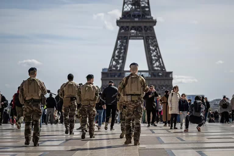 Francia elevó al máximo el nivel de alerta por riesgo de ataque terrorista tras el atentado de Moscú