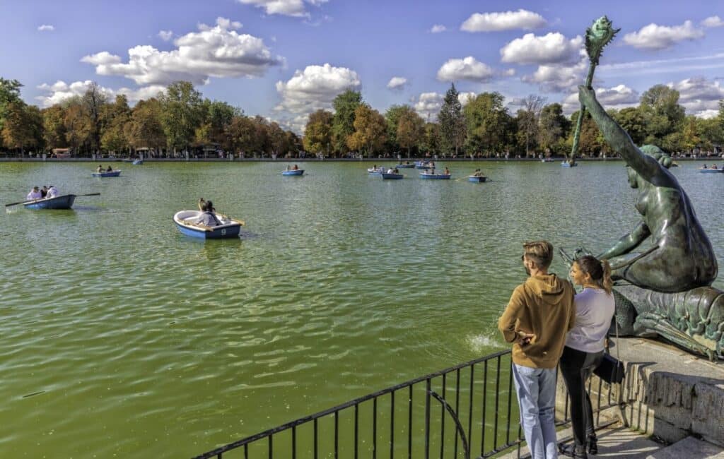 image viajar a Madrid en 2024 PARQUE DE EL RETIRO@MADRIDDESTINO