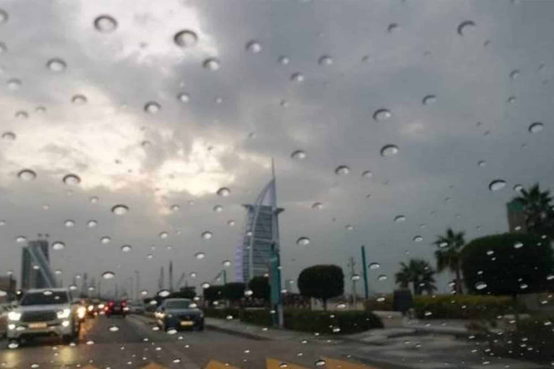 dubai lluvia