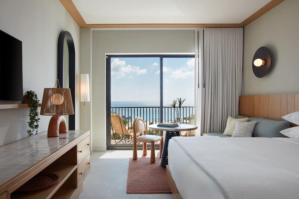 Hotel-Indigo-grand-cayman-1