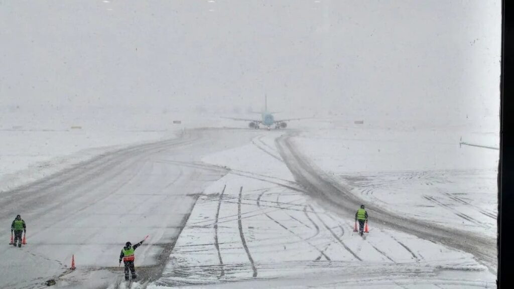 así se preparan los aeropuertos de la Patagonia argentina para la temporada de invierno 2024