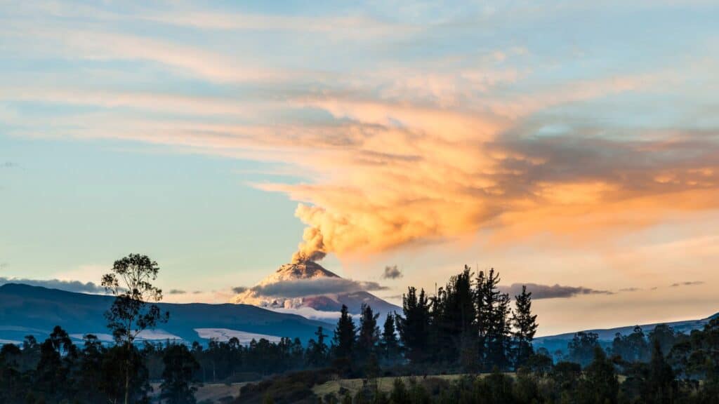 image Quito Cotopaxi QUITO