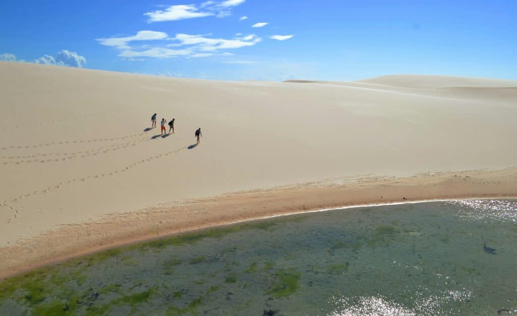 Qué hacer en Lençóis Maranhenses, un paraíso de dunas blancas y verano eterno en el noreste de Brasil