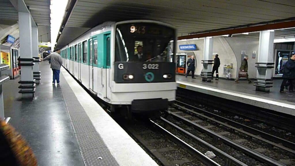 El Metro de París invierte en mejorar la conectividad en su red de trenes en el marco de los Juegos Olímpicos 2024