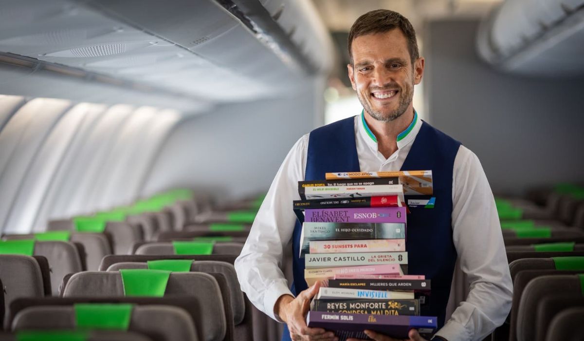 Bookcrossing en el avión esta es la primera aerolínea del mundo en implementar el intercambio de libros durante el vuelo-0