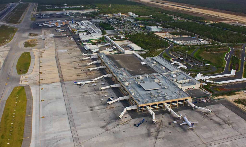 image aeropuertos cancun airport hertz