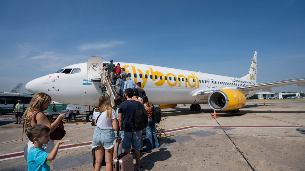 El Golden Ticket de Flybondi permitirá usar hasta 50 pasajes ida y vuelta en un año