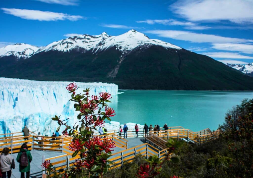 SKY Airline estrenó vuelo directo entre Santiago de Chile y El Calafate