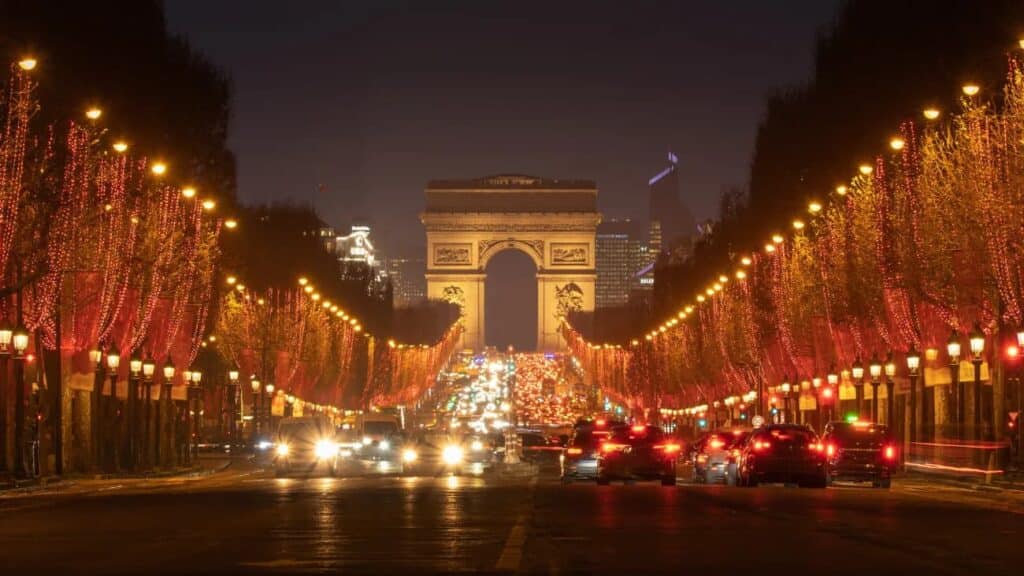 image Año Nuevo 2025 Navidad en Paris Francia 2025 1