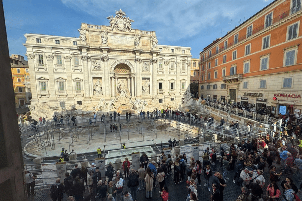 image Fontana di Trevi image 9