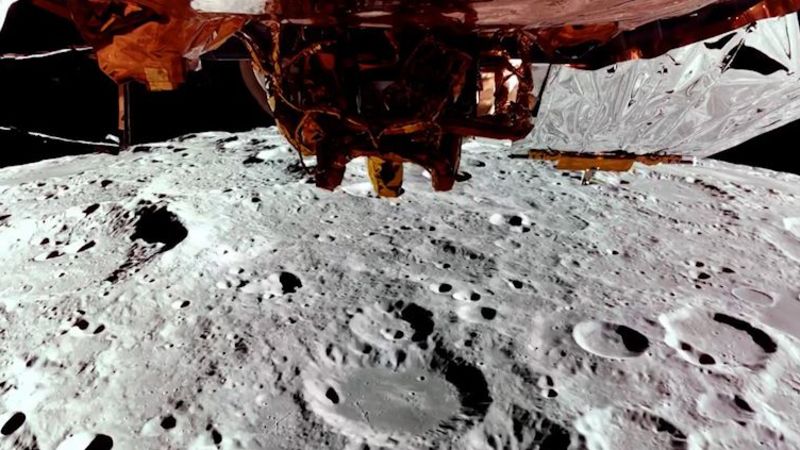 Impresionante-video-revela-imagenes-de-la-superficie-lunar-en-detalle-intriper.jpg