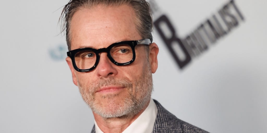 Las-mejores-peliculas-de-Guy-Pearce-de-Memento-a-The-Brutalist-intriper.jpg