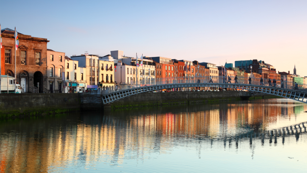 Ciudades europeas más baratas para volar en 2025 y consejos clave Dublín, Irlanda