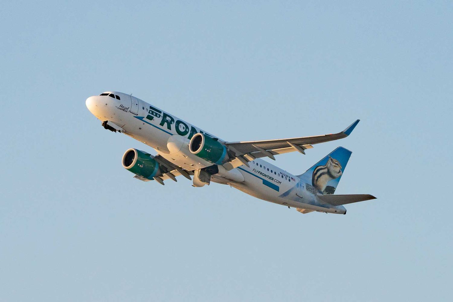 Frontier-Airlines-ofrece-vuelos-gratis-para-amigos-todo-lo-que-saber-intriper.jpg