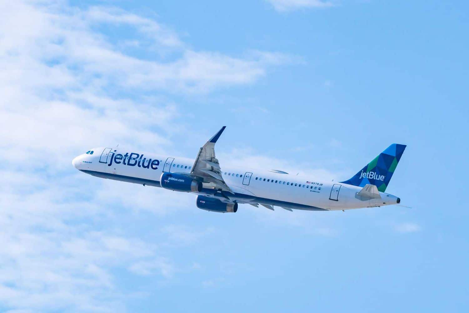 JetBlue-ofrece-hasta-360000-millas-TrueBlue-gratis-con-esta-promocion-intriper.jpg