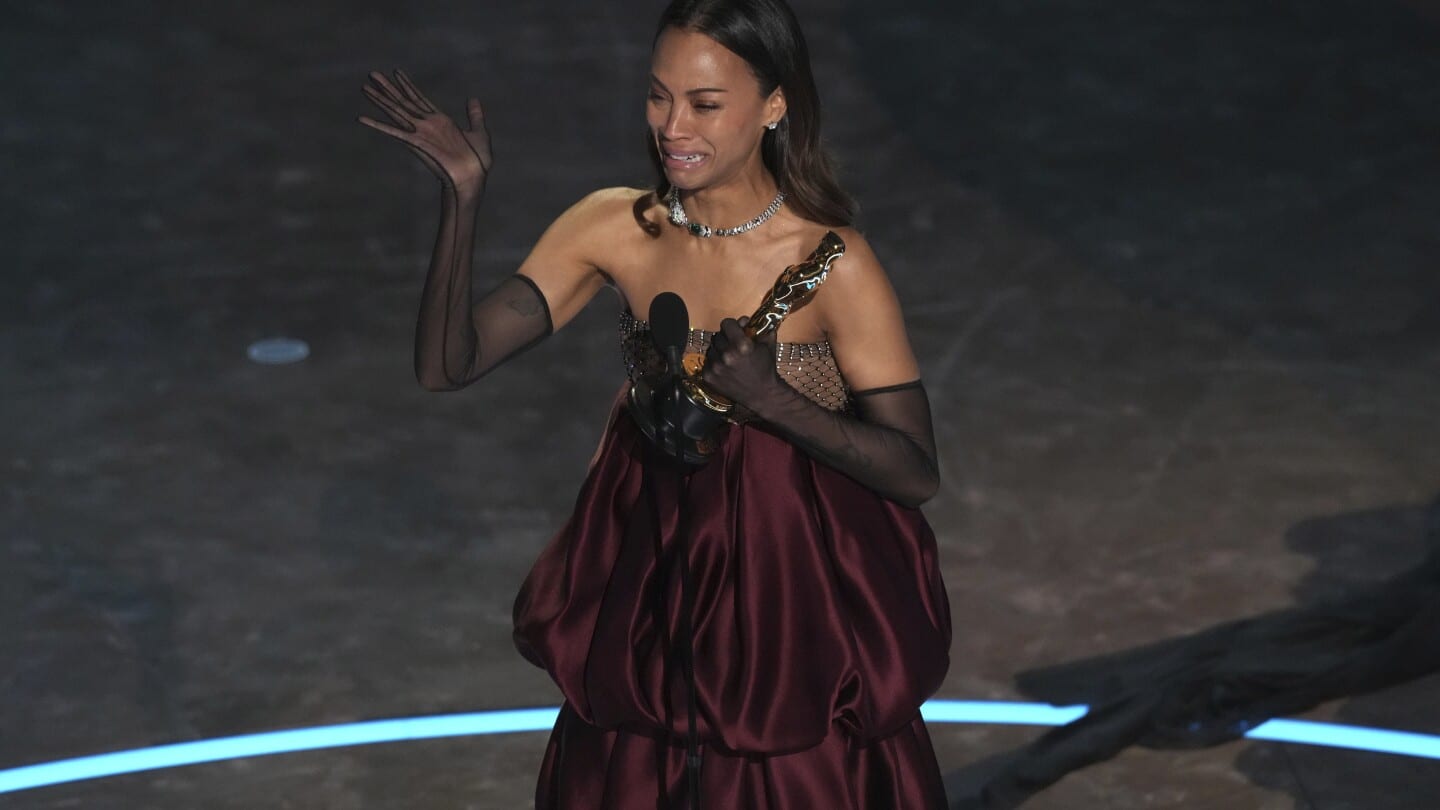 Momentos-inolvidables-de-los-Oscar-2024-triunfos-emociones-y-sorpresas-intriper.jpg
