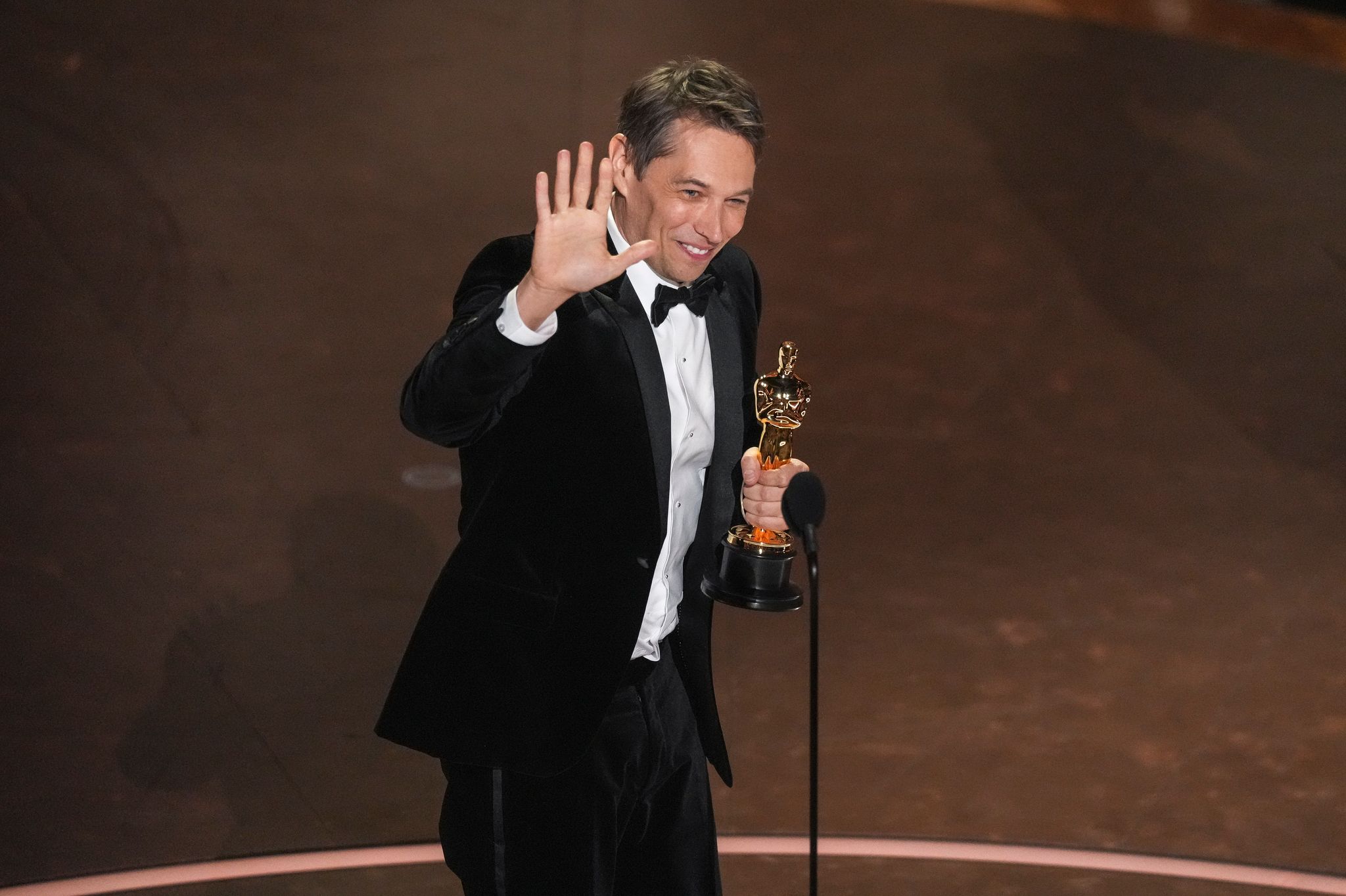 Sean-Baker-gana-el-Oscar-a-mejor-direccion-con-Anora-intriper.jpg
