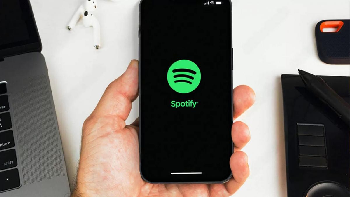 Spotify-bloquea-cuentas-de-usuarios-por-uso-de-APK-no-oficiales-intriper.jpg