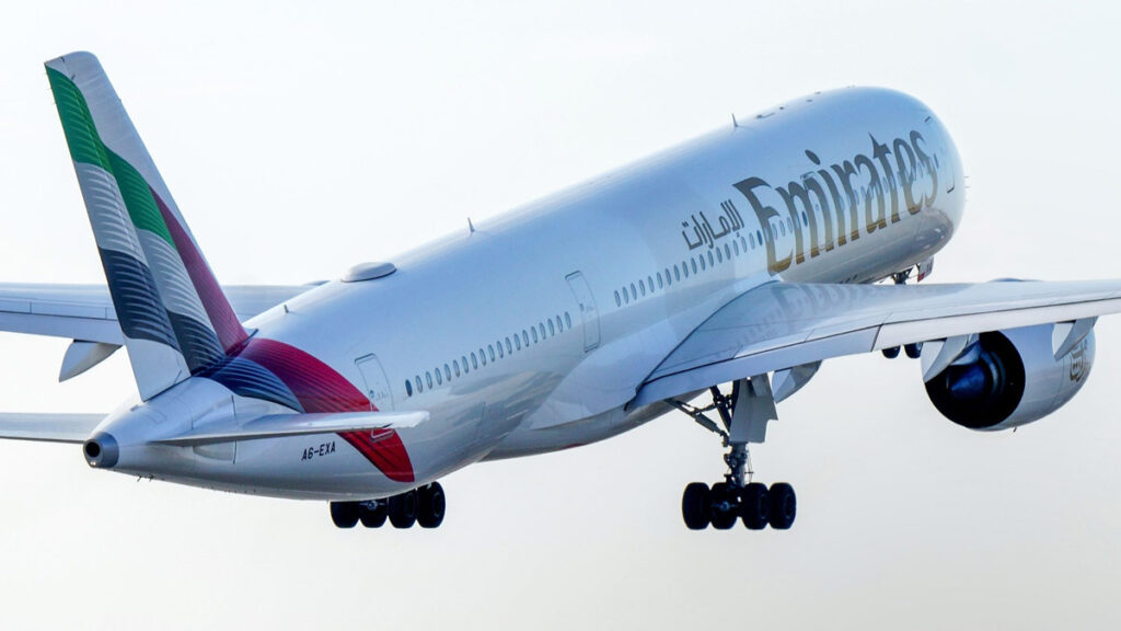 Emirates revoluciona sus rutas: Siete nuevos destinos con los imponentes Airbus A350 image emirates inicia oficialmente los vuelos con airbus a350 a su primer destino 1024x576 2