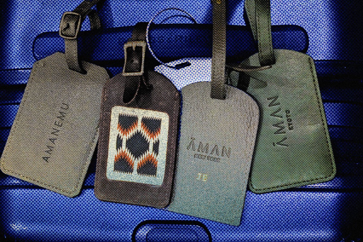 Descubre-el-exclusivo-encanto-del-distintivo-Aman-Luggage-Tag-intriper.jpg