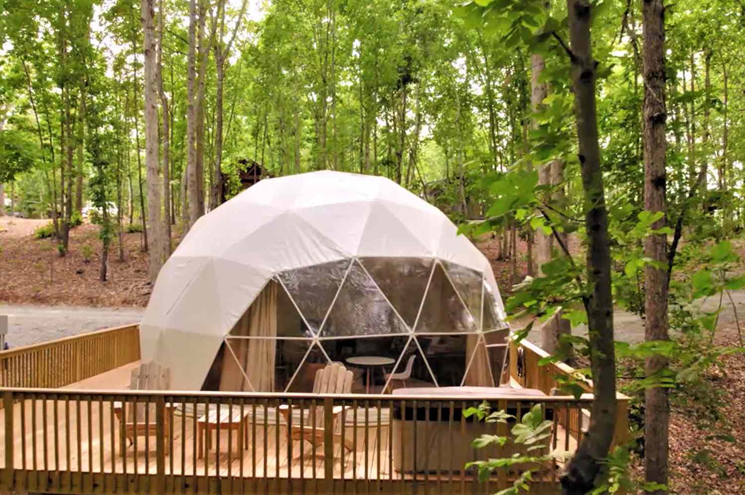 El-mejor-glamping-de-Norteamerica-con-domos-y-acceso-al-rio-intriper.jpg