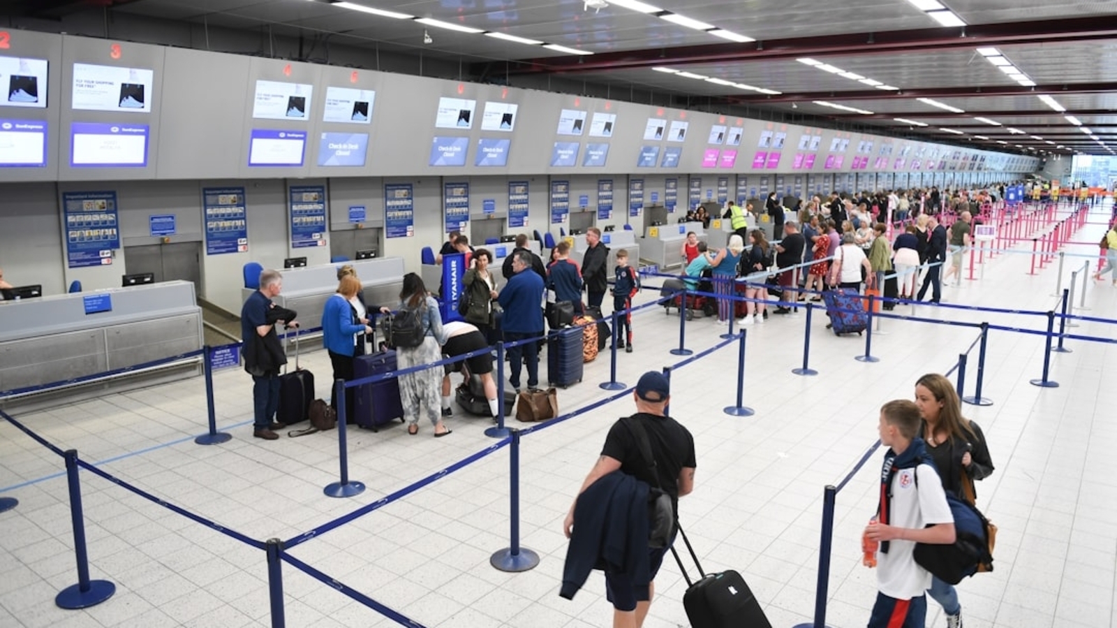 Eliminan-pases-de-abordar-y-check-in-en-aerolineas-internacionales-intriper.jpg