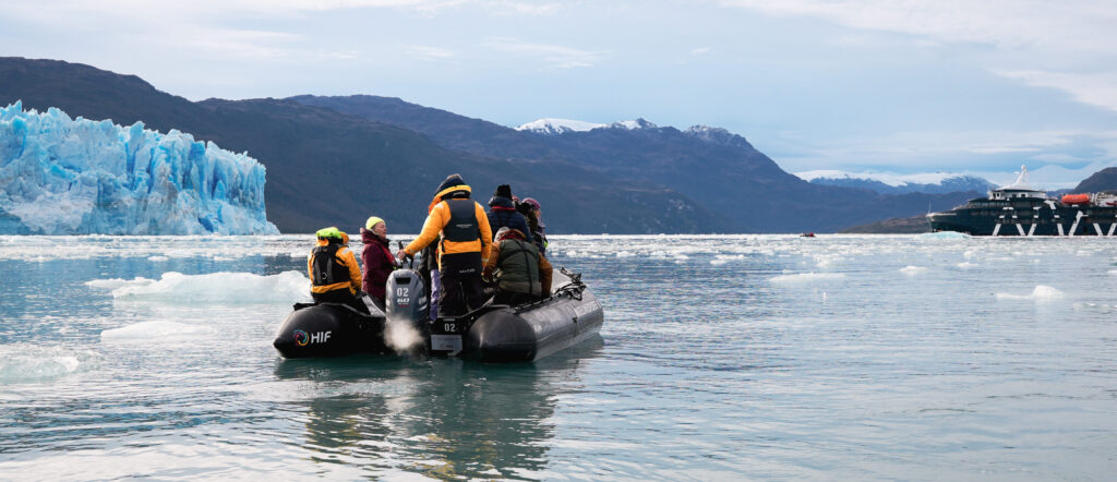 Así es un viaje de expedición en crucero por los fiordos chilenos image INT0071