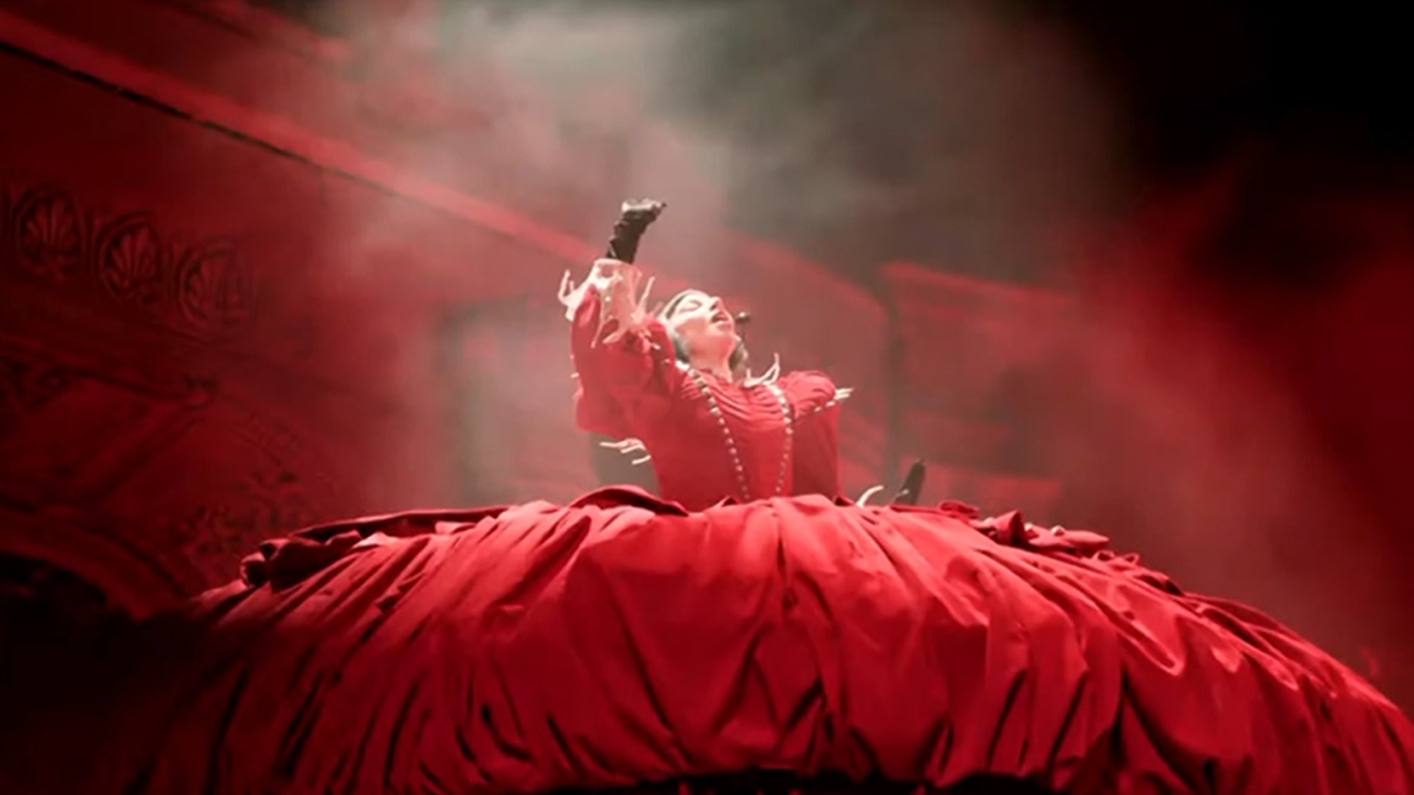 Lady-Gaga-enfrenta-fallo-de-microfono-en-Coachella-2024-intriper.jpg