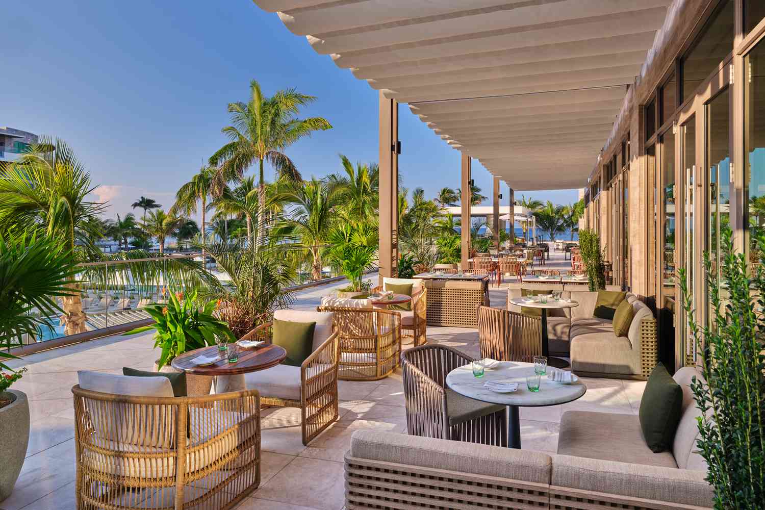 Nuevo-resort-en-Florida-con-playa-privada-y-piscina-de-laguna-intriper.jpg