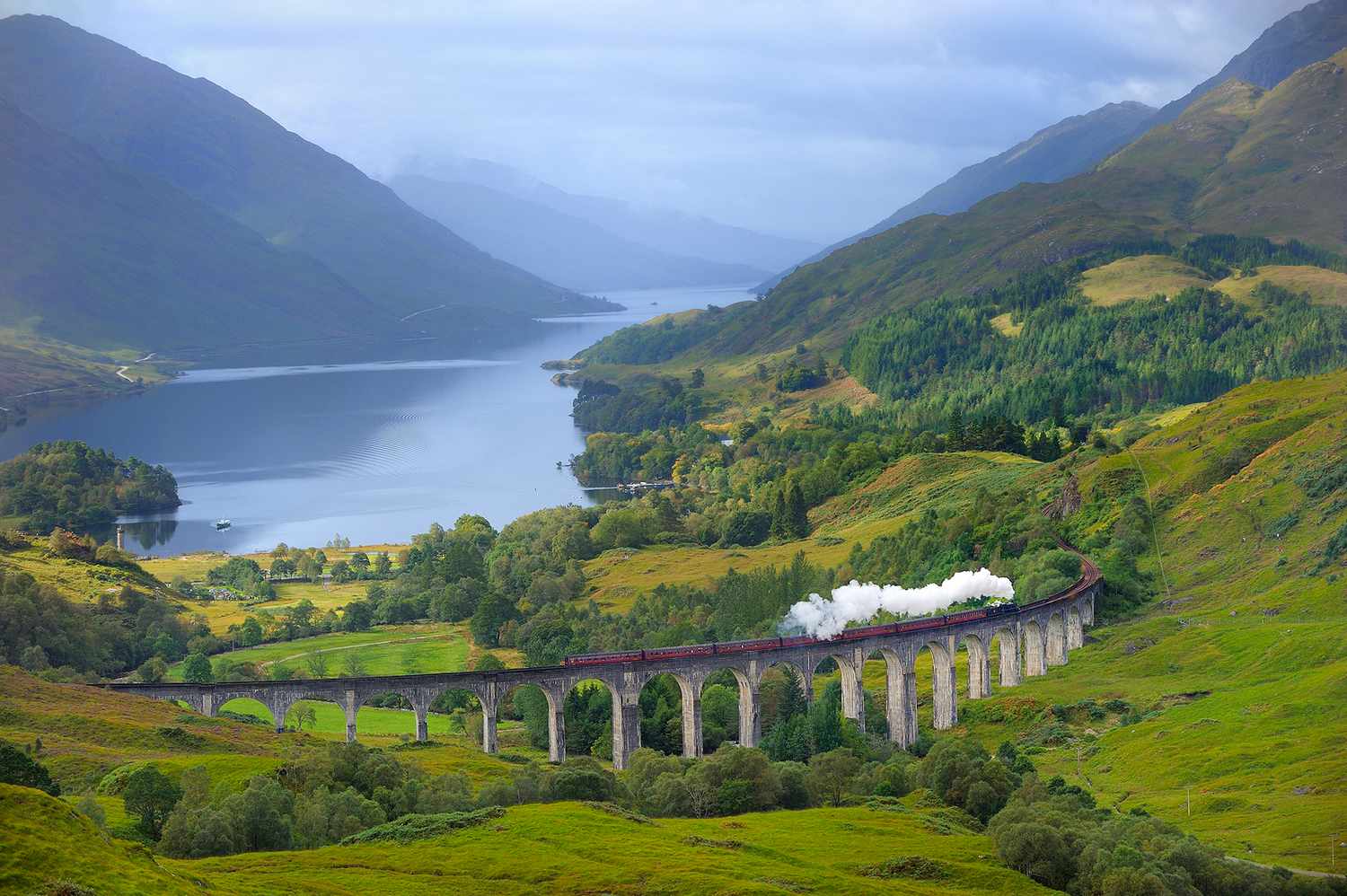 Viaja-en-el-tren-de-Harry-Potter-por-Escocia-asombrosa-intriper.jpg