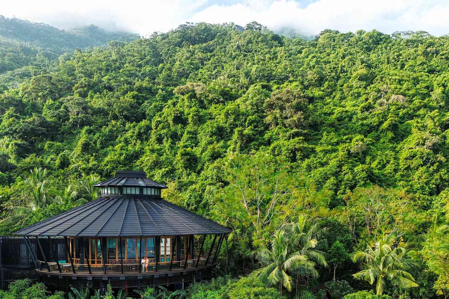 Resort-en-Vietnam-Central-abre-nuevo-restaurante-tras-ganar-estrella-Michelin-intriper.jpg