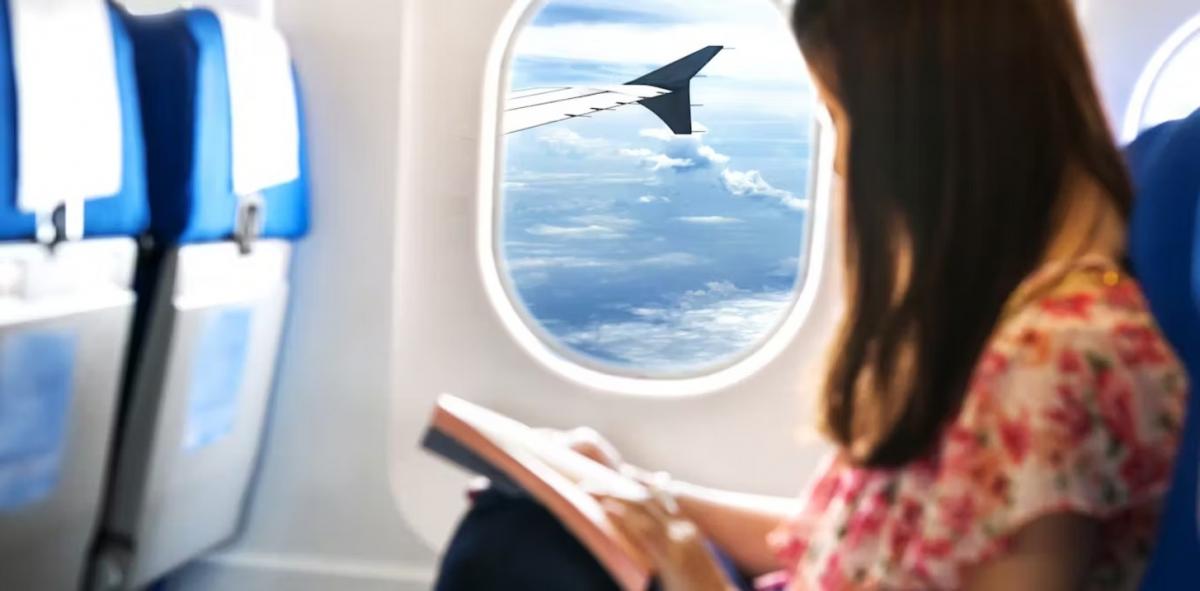 s-azafata-revelo-ropa-no-deberias-usar-al-viajar-avion-consejos-para-volar-comodo-e-higienico-1083776-194514