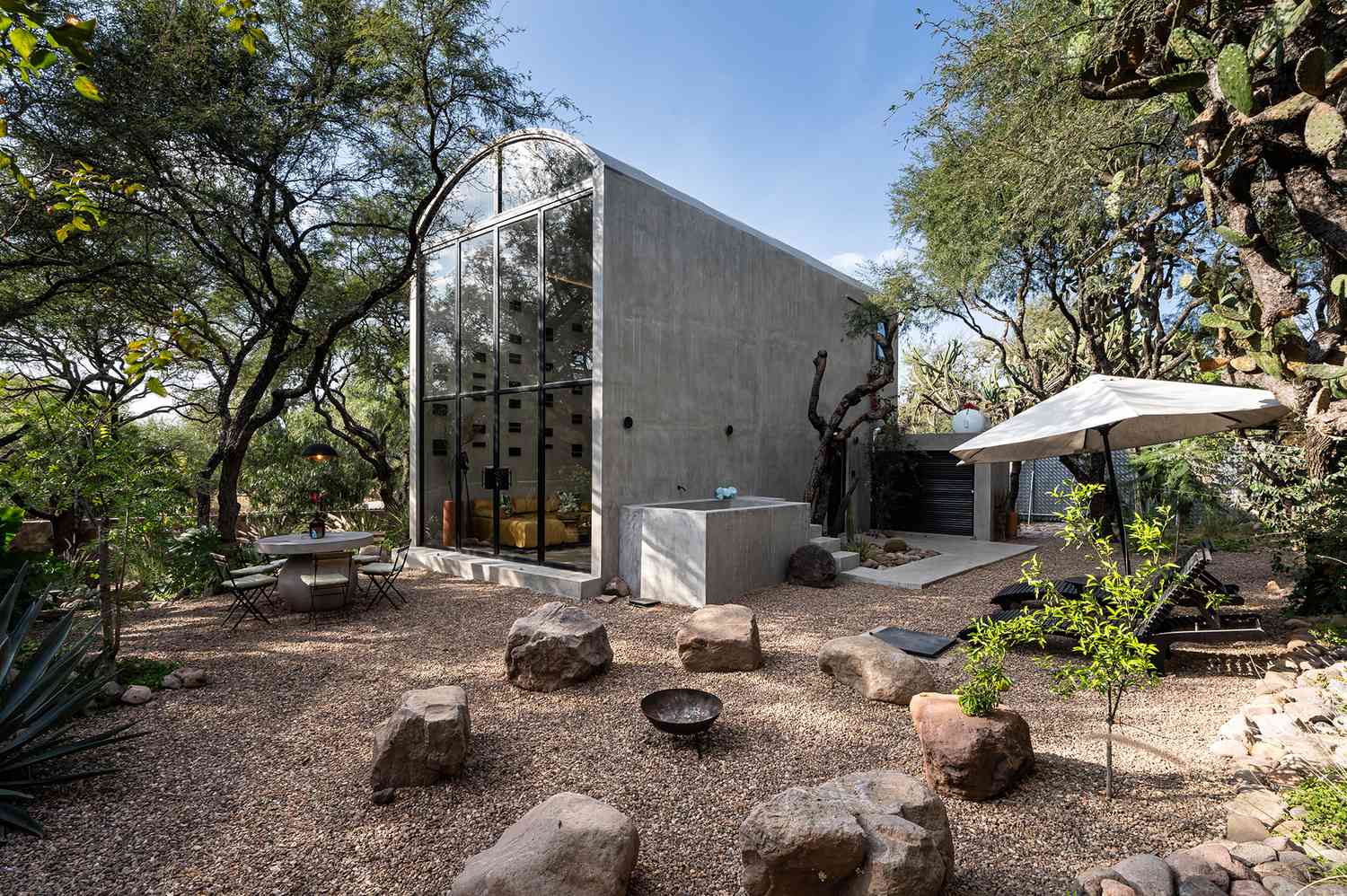 Casa-tiny-moderna-en-el-desierto-de-Mexico-y-pueblo-encantador-intriper.jpg