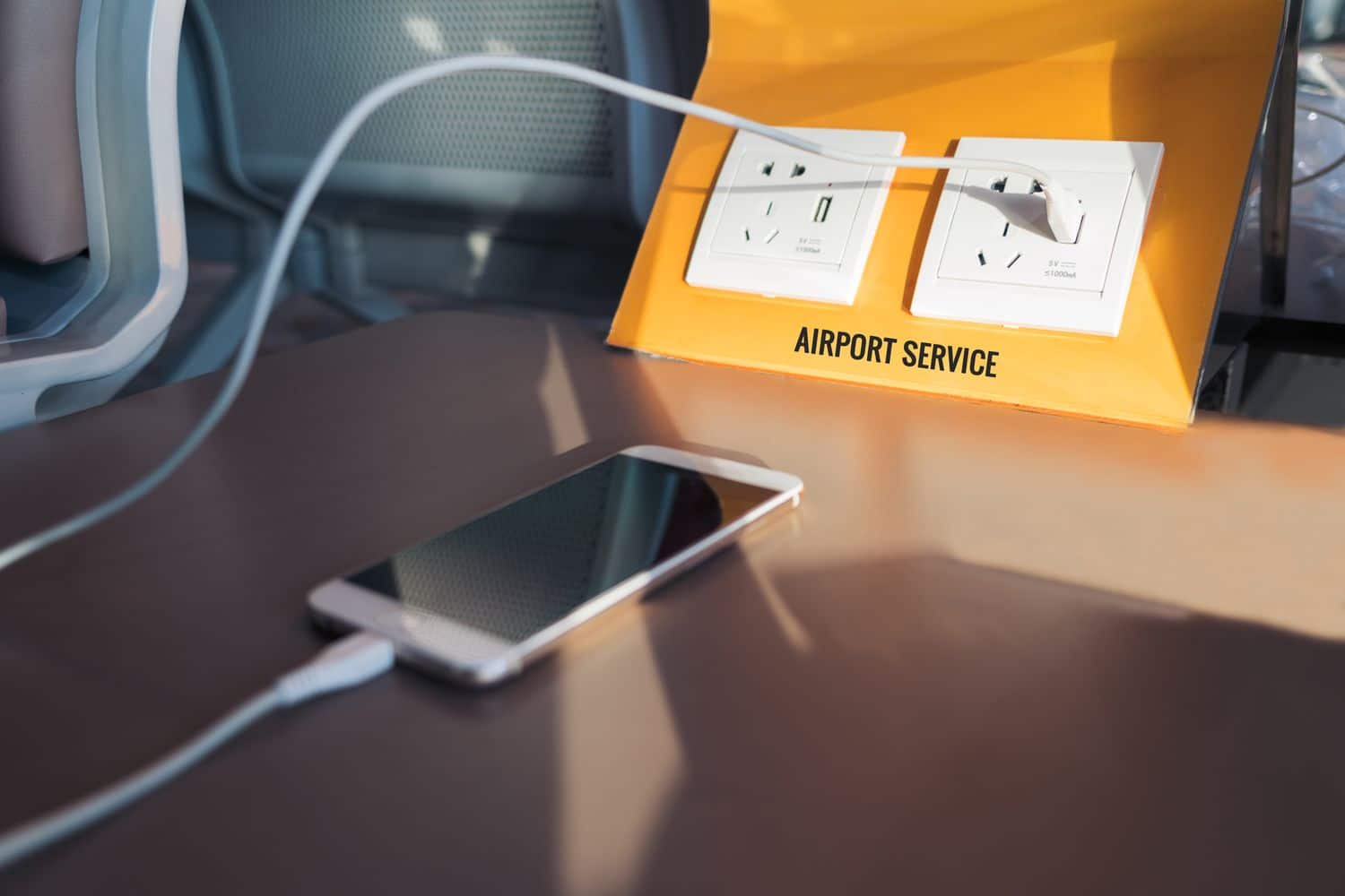 Como-evitar-el-juice-jacking-en-aeropuertos-segun-la-TSA-intriper.jpg