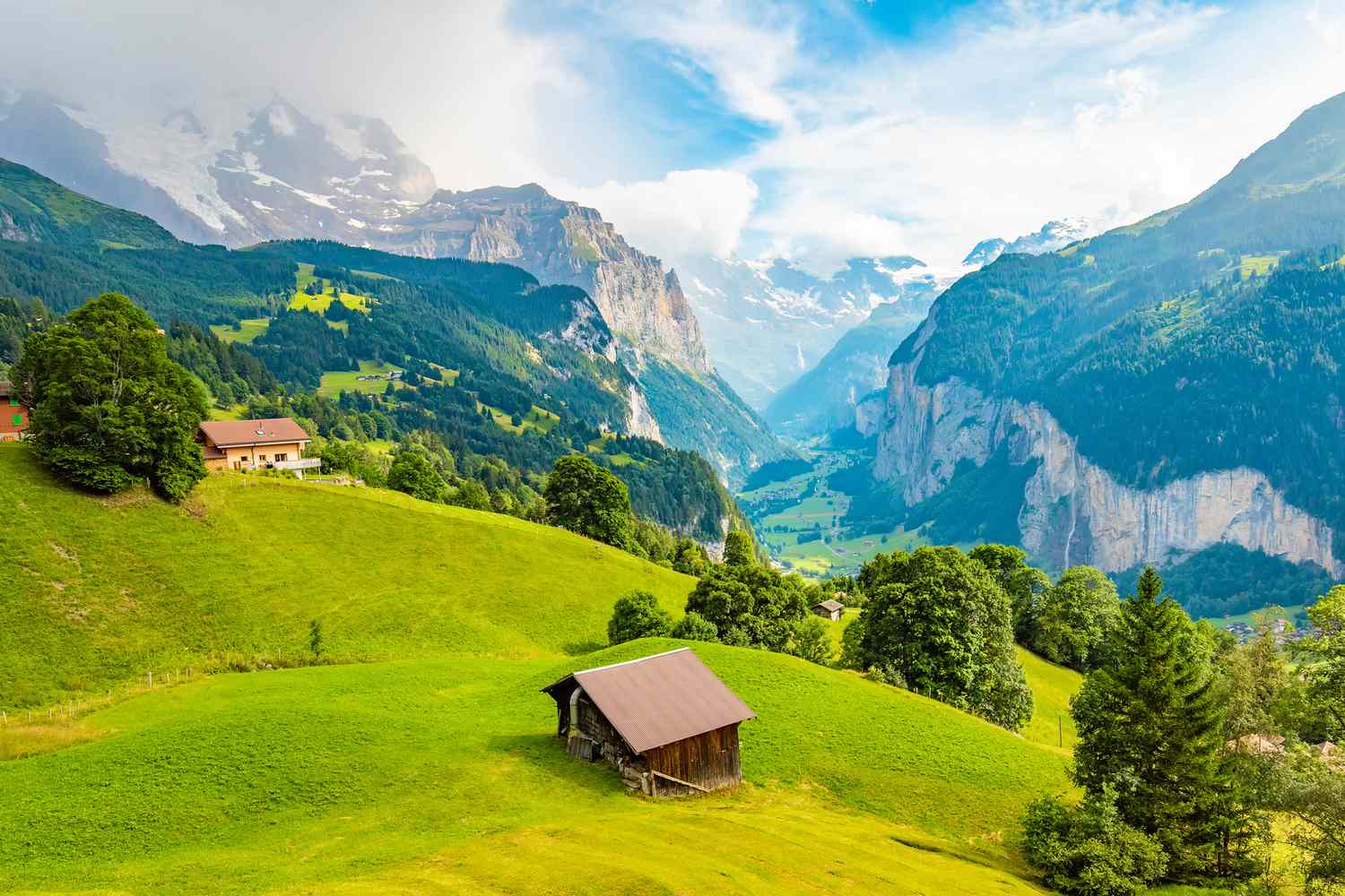 Descubre-el-encantador-pueblo-suizo-accesible-solo-en-tren-intriper.jpg