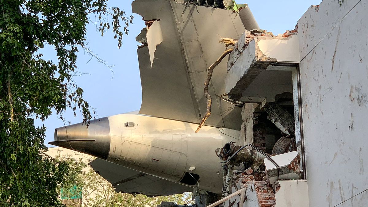 Expertos-revelan-posible-causa-del-accidente-aereo-de-Air-India-intriper.jpg