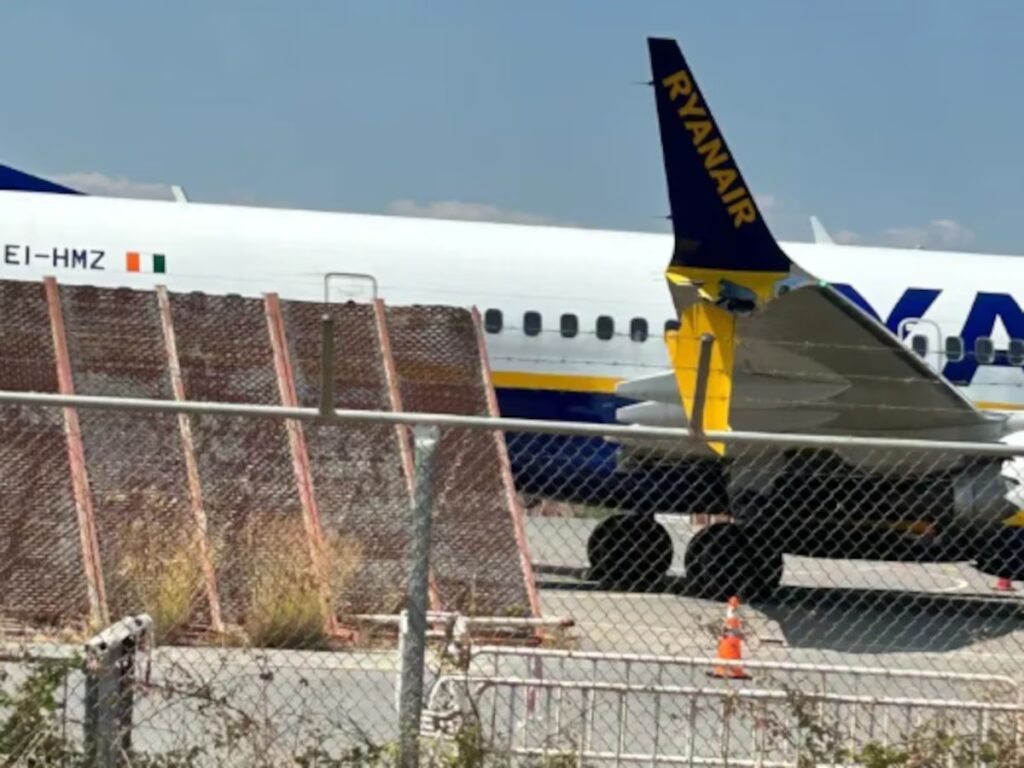 Un vuelo de Ryanair choca con una valla en el aeropuerto de Kalamata tras aterrizar: investigan posibles fallos de infraestructura image HQWSJUIHERDENFOLE3CMPOJGIQ 1