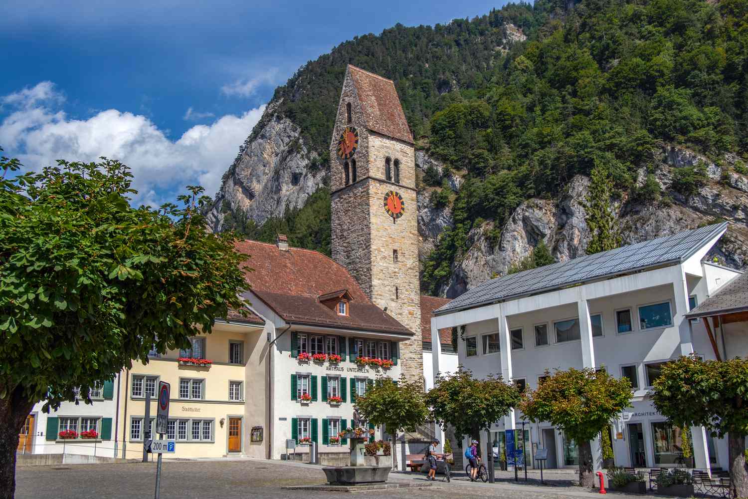 Interlaken-la-capital-suiza-de-la-aventura-entre-dos-lagos-alpinos-intriper.jpg