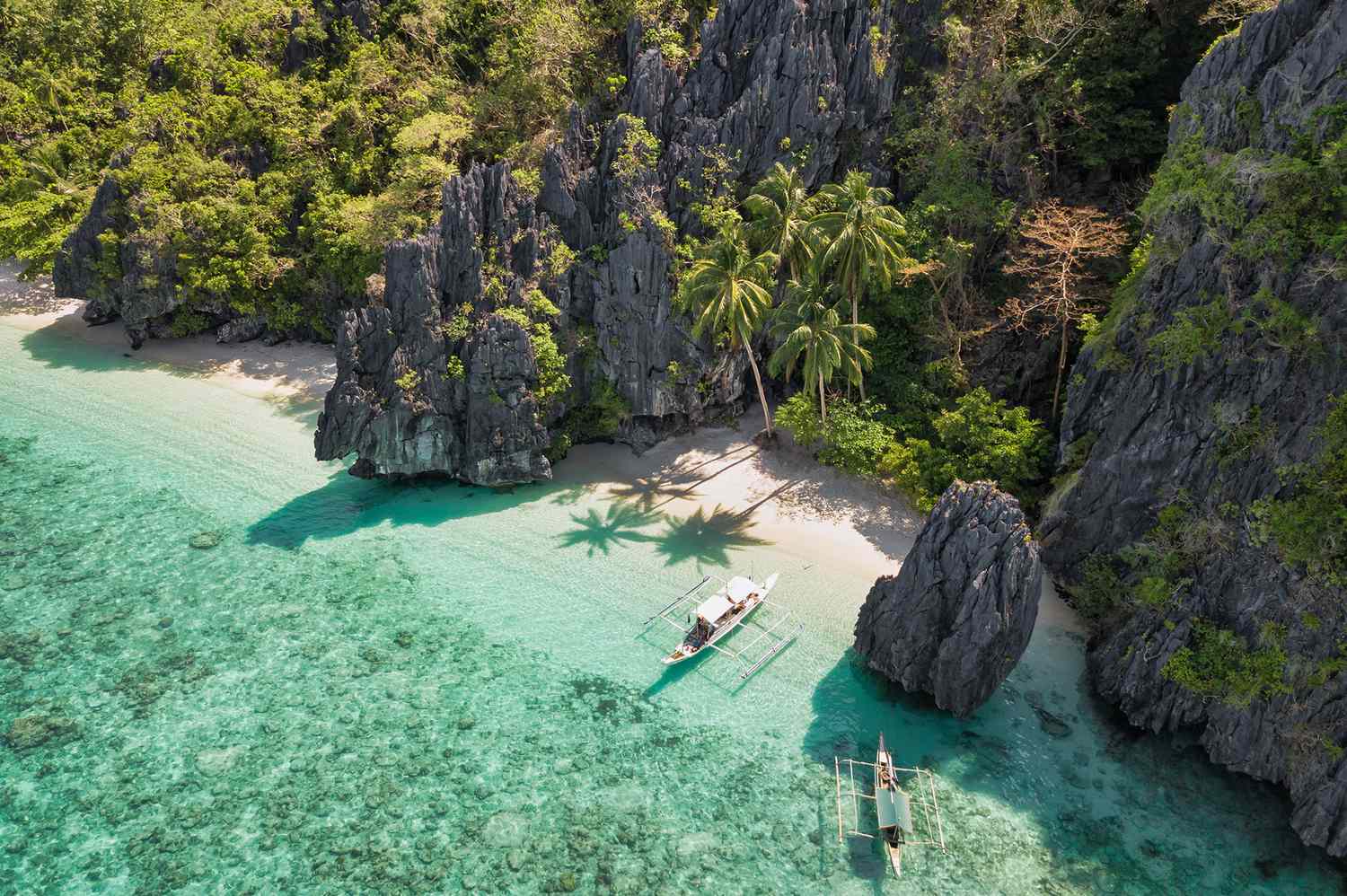 La-mejor-playa-de-Asia-con-arena-blanca-y-aguas-cristalinas-intriper.jpg