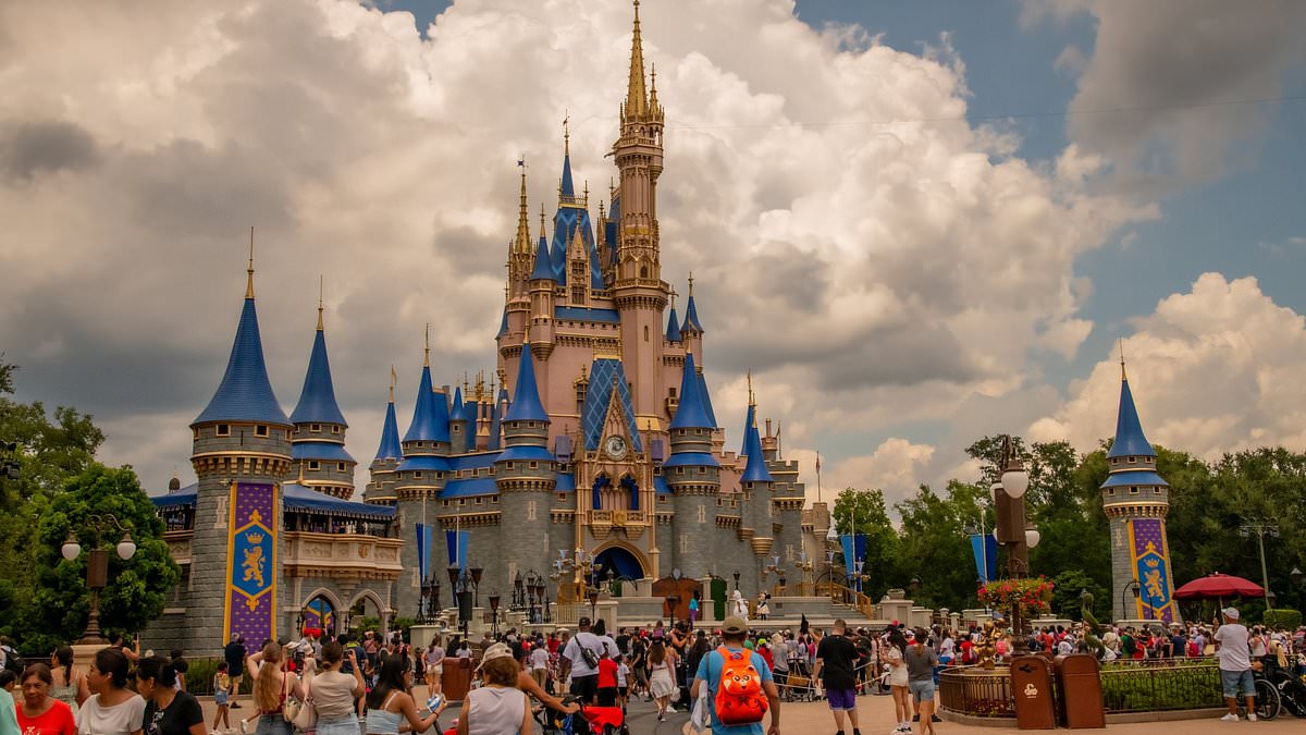 Padre-causa-indignacion-tras-revelar-precio-del-desayuno-en-Disneyland-intriper.jpg